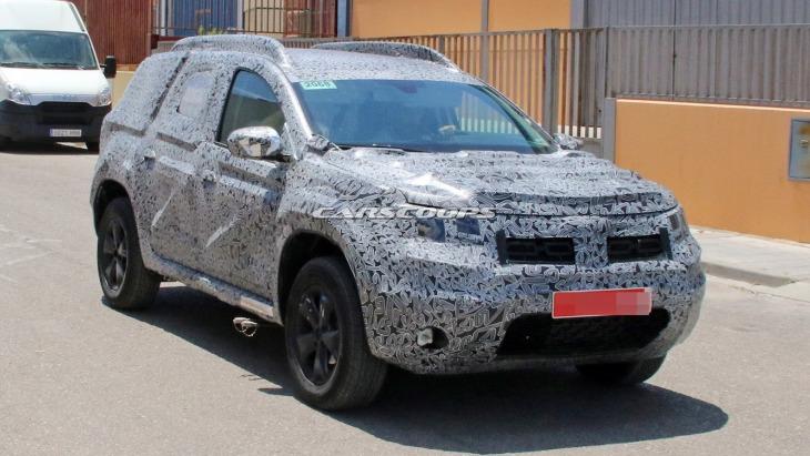 Серийный Renault Duster нового поколения впервые замечен на тестах