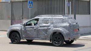 Серийный Renault Duster нового поколения впервые замечен на тестах
