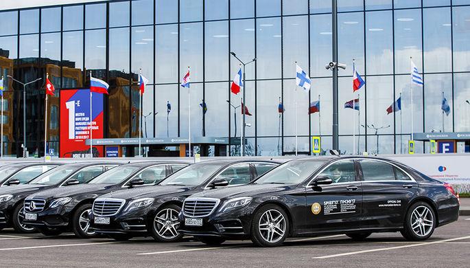 Mercedes предоставил для ПМЭФ 350 автомобилей