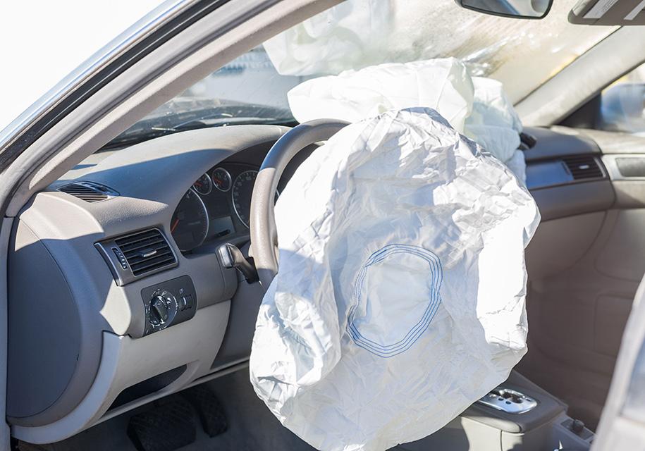 Две трети машин с дефектными подушками Takata остались без ремонта