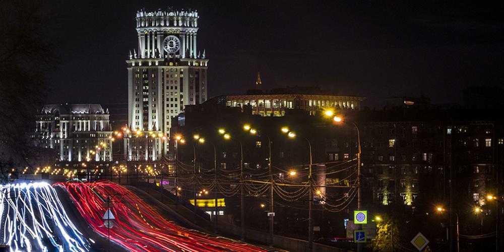 Водителей попросили отказаться от поездок по Москве