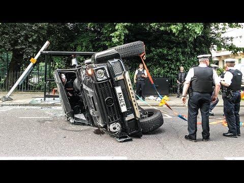 Бойня в Лондоне: Toyota Prius атаковала Brabus G-класса