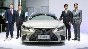 Флагманский седан Lexus получил новую базовую версию LS 350