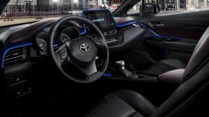 Свыше 80% клиентов выбирают гибридную версию кроссовера Toyota C-HR