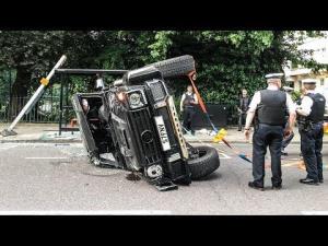 Бойня в Лондоне: Toyota Prius атаковала Brabus G-класса