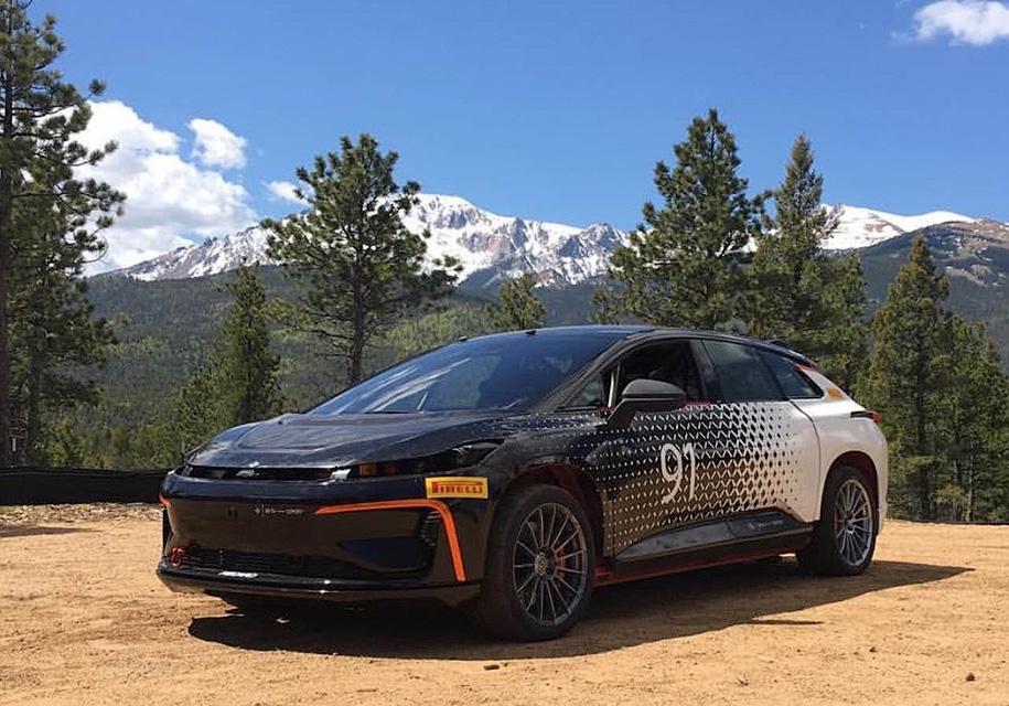 Электрокроссовер Faraday Future примет участие в гонке на горе Пайкс Пик
