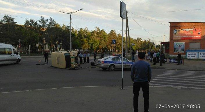 Четверо попали в больницу после ДТП с авто инкассаторов и иномаркой
