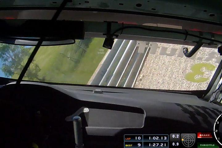 Переворот Роба Хаффа в первой гонке в Зальцбурге