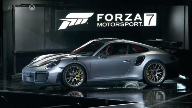 Экстремальный Porsche 911 GT2 RS рассекретили до официальной премьеры