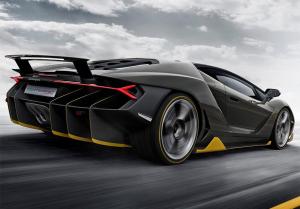 Lamborghini Centenario и Ford Mustang спорят у кого круче звук