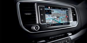 До России добрался восьмиместный минивэн Peugeot Traveller
