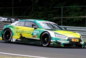 Майк Рокенфеллер задает темп в первой тренировке DTM
