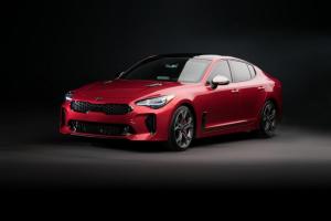 Kia Stinger появится в России в начале 2018 года