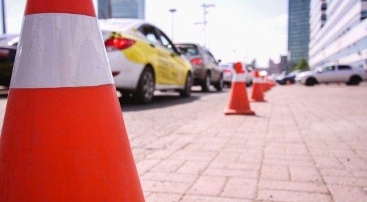 На бульваре в центре Астаны тестируют систему платной парковки