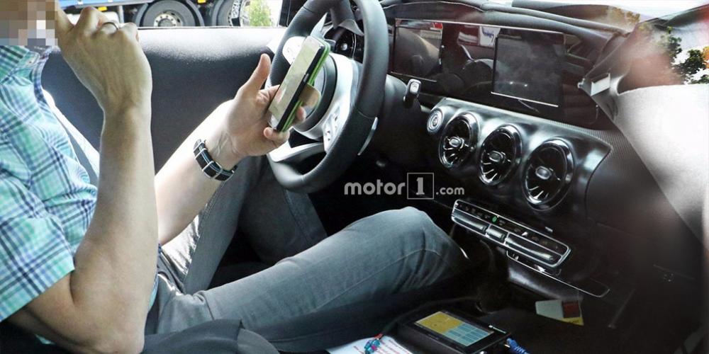 Опубликованы первые фотографии салона нового Mercedes-Benz A-Class