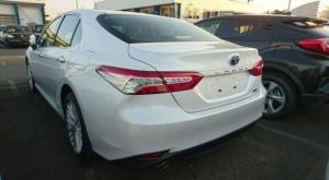 Появились первые живые фото Toyota Camry 2018 для Украины