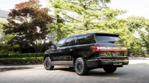Названы цены внедорожника Lincoln Navigator нового поколения