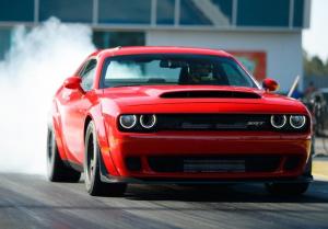 Переплатившие за Challenger Demon покупатели будут ждать машины дольше