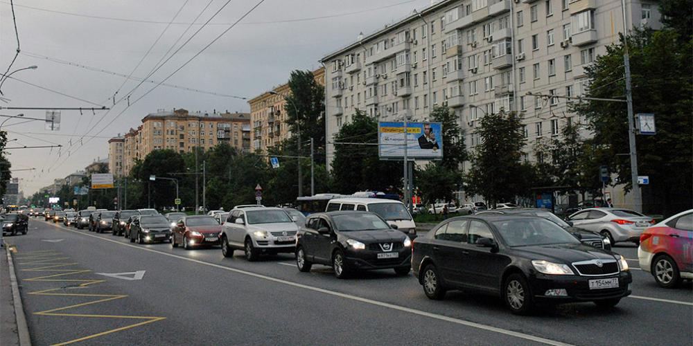 Автовладельцев предупредили о сильном ветре в Москве
