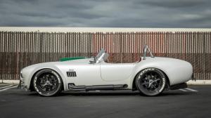 Реплика Shelby Cobra стала быстрейшей «Коброй» в истории