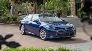 Toyota готовится к старту официальных продаж нового Camry