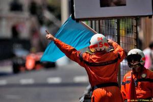 В FIA скорректировали правила синих флагов