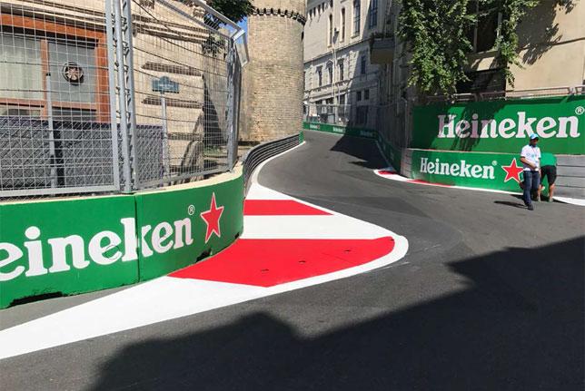 В FIA изменили поребрик в восьмом повороте