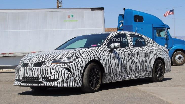 Toyota вывела на тесты новый Avalon