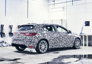 У нового Megane R.S. будет полноуправляемое шасси и два варианта подвески