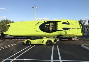 На продажу выставлен редкий Lamborghini в комплекте с «ламбокатером»