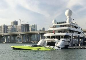 На продажу выставлен редкий Lamborghini в комплекте с «ламбокатером»