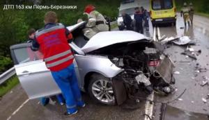 В Пермском крае иномарка с главой района и мэром попала в ДТП, есть жертвы