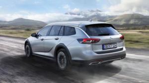 Названы цены нового универсала Opel Insignia Country Tourer