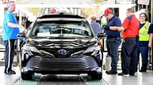 Новый Toyota Camry официально встал на конвейер