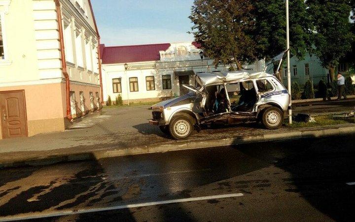 В Пинске патрульный автомобиль столкнулся с грузовиком: пострадали четыре человека