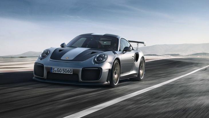Официальные фото экстремального купе Porsche 911 GT2 RS