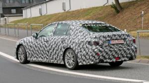 Новый седан Lexus замечен вблизи Нюрбургринга