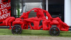 Honda сделала машину и байк из людей
