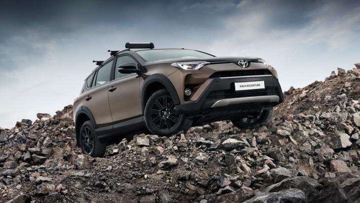 В России стартует особый кроссовер Toyota RAV4 Adventure