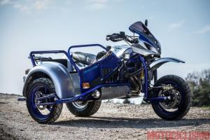 Мотоцикл Suzuki GSX-F1000 с коляской
