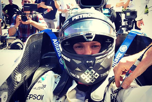 Нико Росберг за рулём Mercedes W05 в Гудвуде