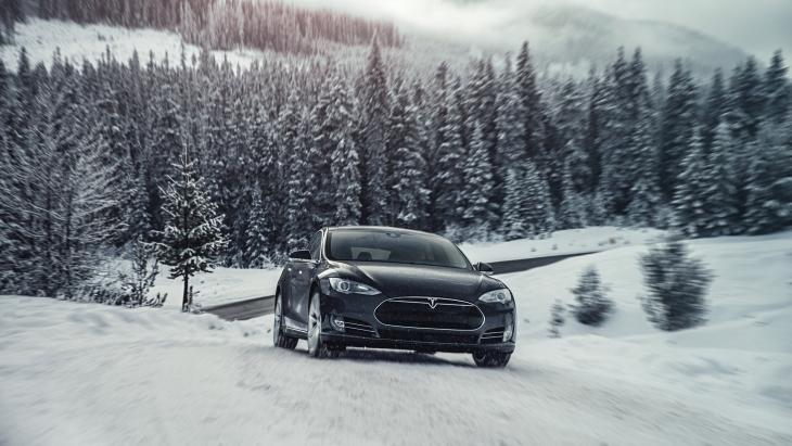 Электрокары Tesla Model S и Model X стали еще быстрее