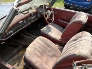 Раритетный Mercedes-Benz 190SL нашли в затопленном гараже