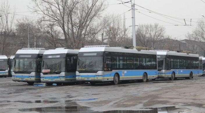 60 троллейбусов простаивают в Алматы
