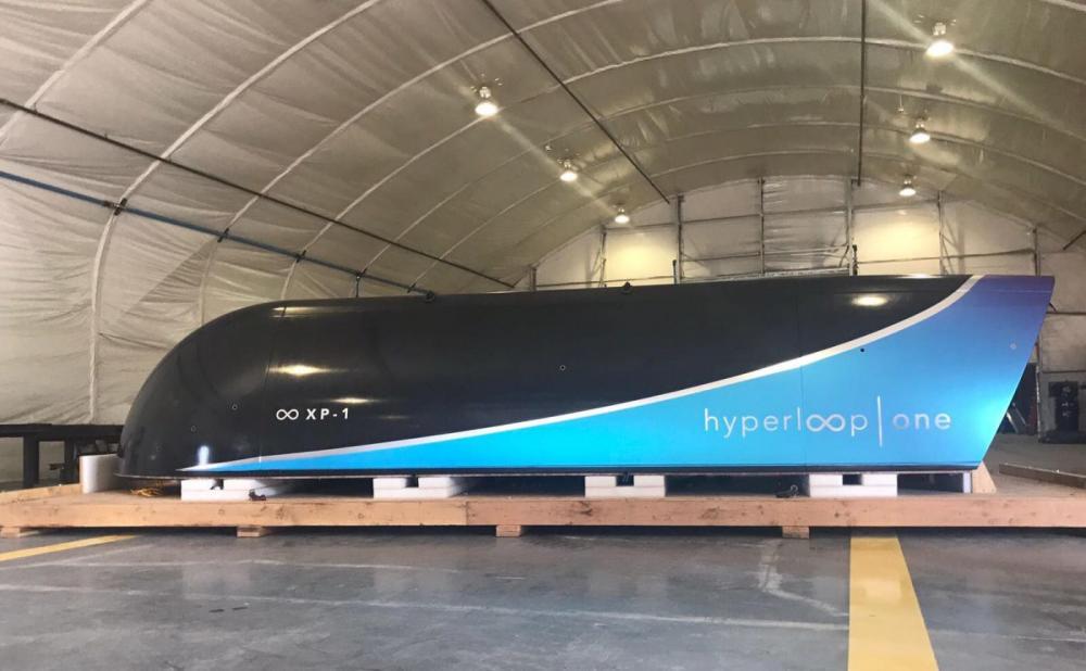 Компания Илона Маска впервые показала капсулу для Hyperloop