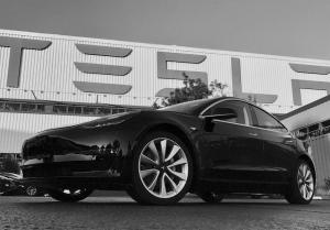 Tesla сильно увеличит количество сервисов и механиков ради Model 3