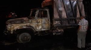 Мусоровоз сгорел около АЗС в Алматы