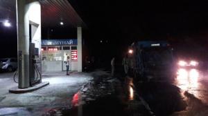 Мусоровоз сгорел около АЗС в Алматы