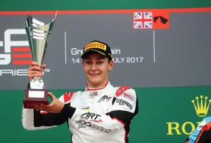 Джордж Рассел выиграл первую гонку GP3 в Сильверстоуне