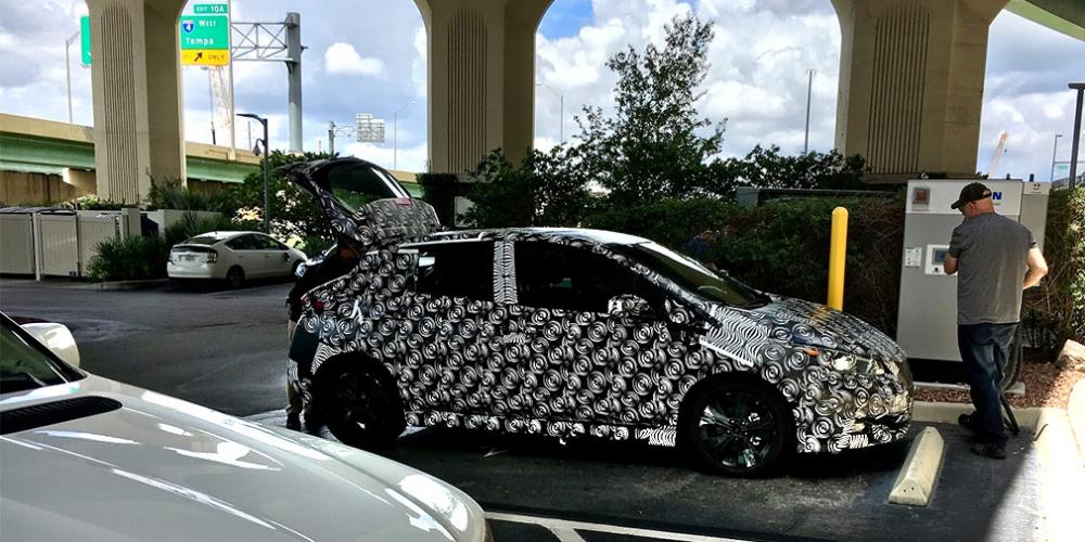 Nissan испытал Leaf нового поколения на дорогах общего пользования